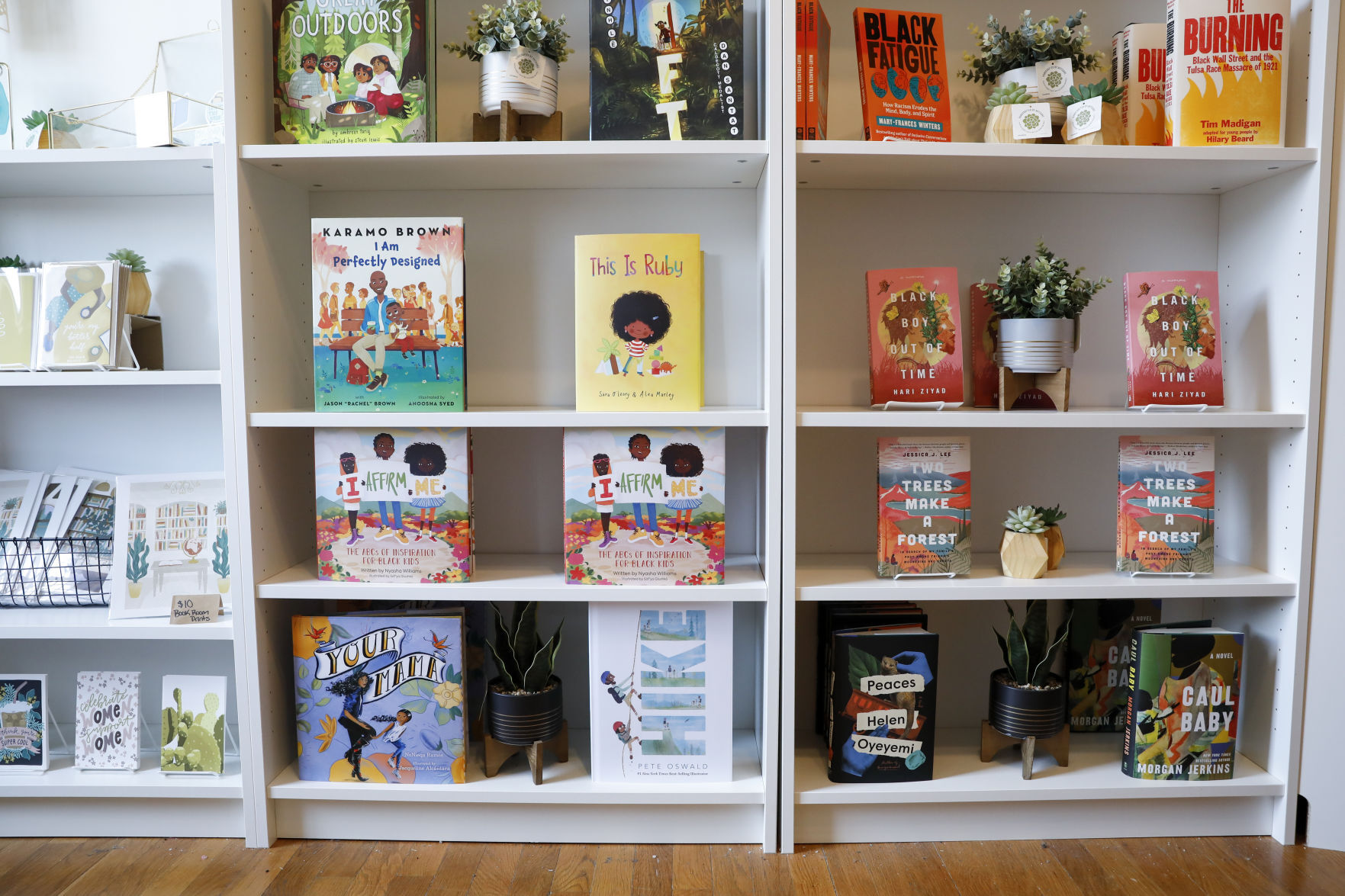 Itty Bitty Bookstore 062221 02-06222021220351